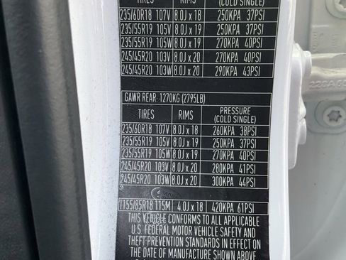 Used 2019 Land Rover Discovery Sport SE image 22