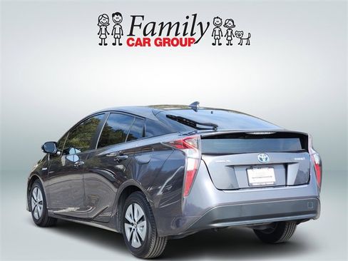 Used 2016 Toyota Prius Four image 3