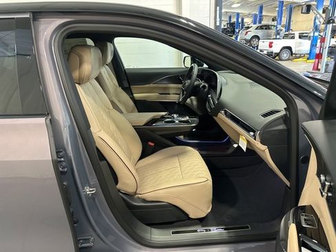 New 2024 Cadillac Lyriq Sport w/ Nappa Leather Package image 13