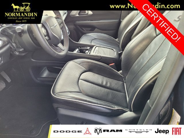 Certified 2025 Chrysler Pacifica Limited FWD image 15
