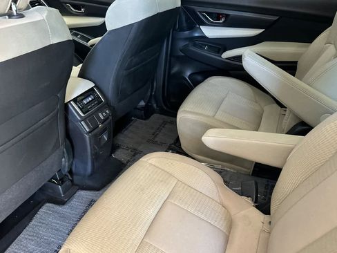 Used 2021 Subaru Ascent Premium w/ Convenience Package image 4