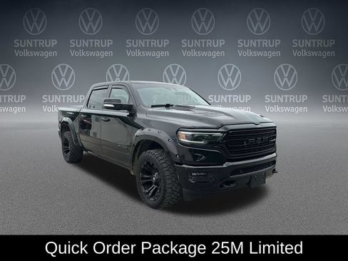 Used 2020 RAM 1500 Limited w/ Black Appearance Package AWD/4WD image 8