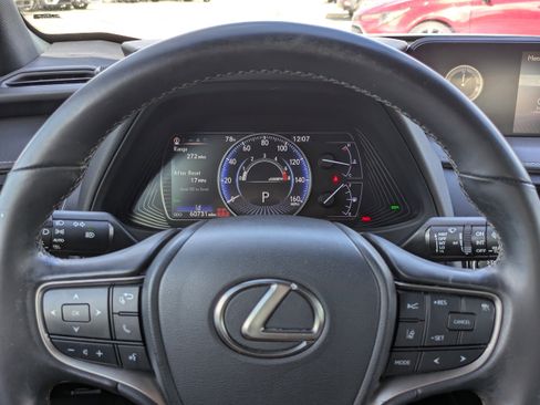 Used 2020 Lexus UX 200 image 28
