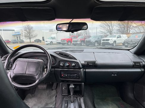 Used 1996 Chevrolet Camaro Z28 RWD image 31