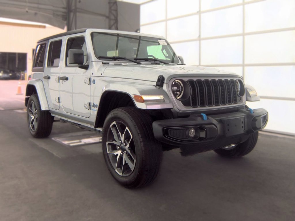 Used 2024 Jeep Wrangler Unlimited w/ Technology Group AWD/4WD image 7