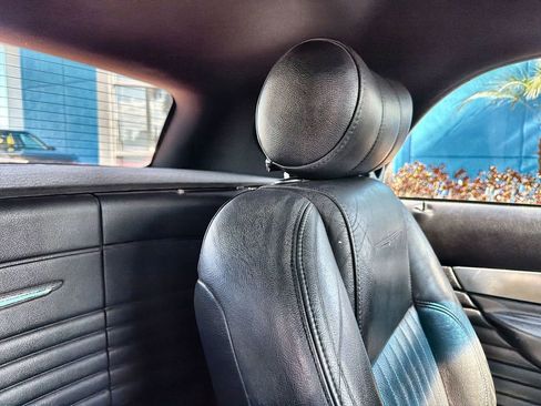 Used 2005 Ford Thunderbird image 15