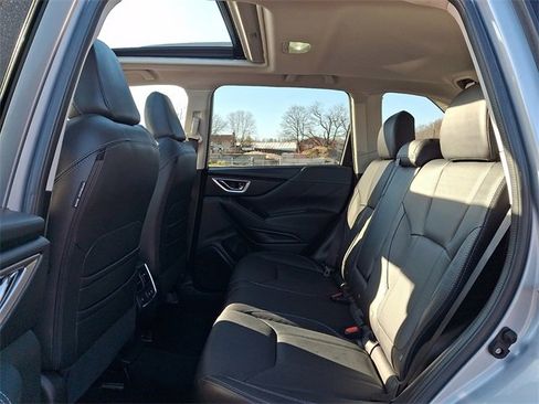 Used 2019 Subaru Forester Touring image 11
