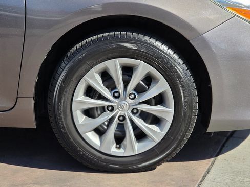 Used 2017 Toyota Camry LE FWD image 13