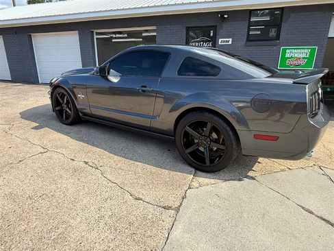 Used 2009 Ford Mustang Shelby GT500 RWD image 2