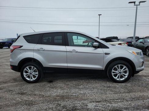 Used 2017 Ford Escape SE image 3