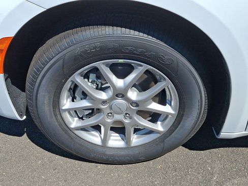 New 2027 Chrysler Pacifica Select w/ Family Tech Group FWD image 4