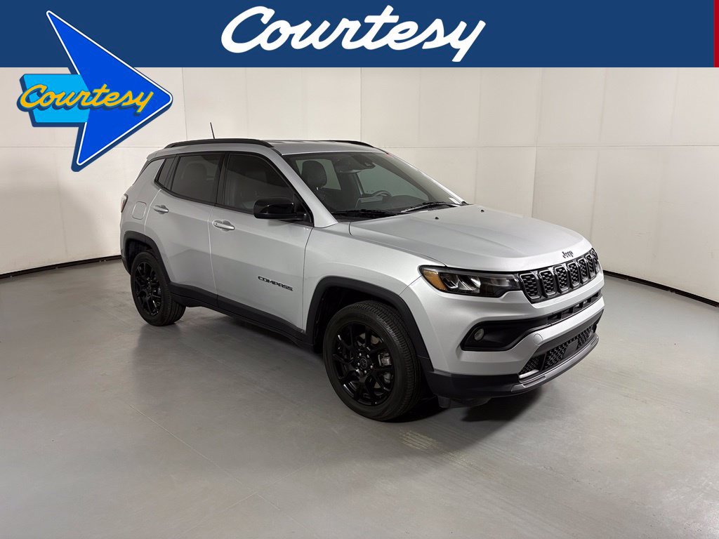 Used 2025 Jeep Compass Latitude w/ Convenience Group AWD/4WD image 1