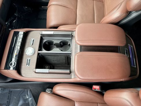 Used 2025 Lincoln Navigator Reserve AWD/4WD image 34