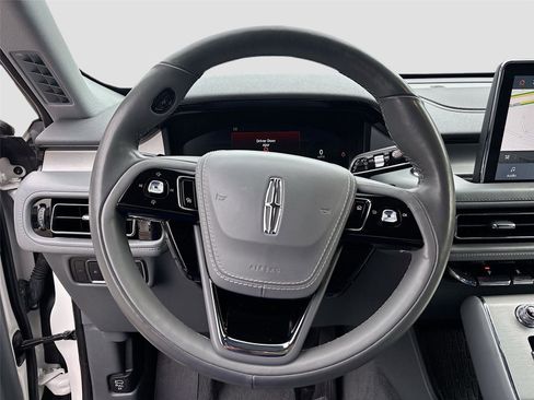 Used 2020 Lincoln Aviator Reserve w/ Equipment Group 202A image 11