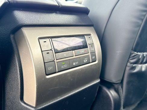 Used 2020 Lexus GX 460 Premium image 32