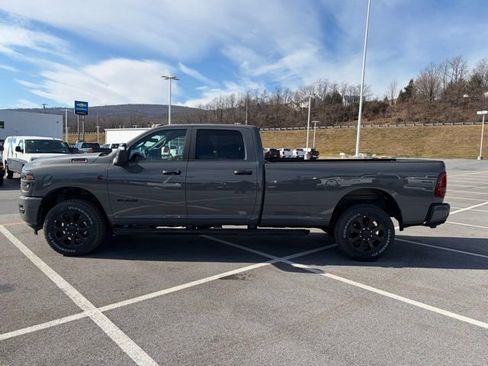 New 2026 RAM 3500 Big Horn AWD/4WD image 4