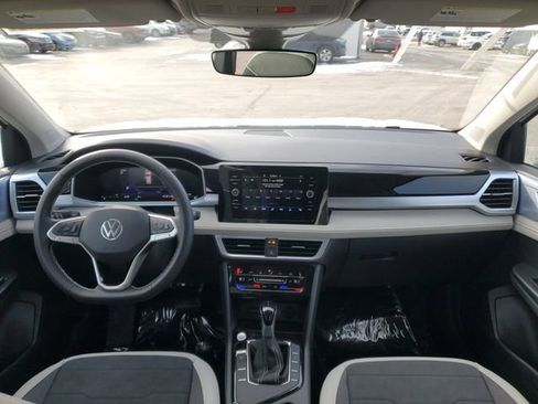New 2026 Volkswagen Taos SE FWD image 24