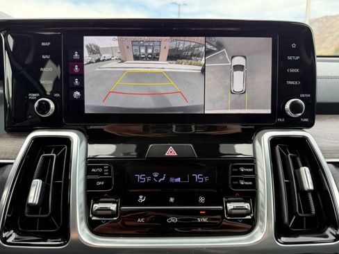 Used 2021 Kia Sorento SX Prestige image 14