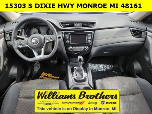 Used 2019 Nissan Rogue SV image 9