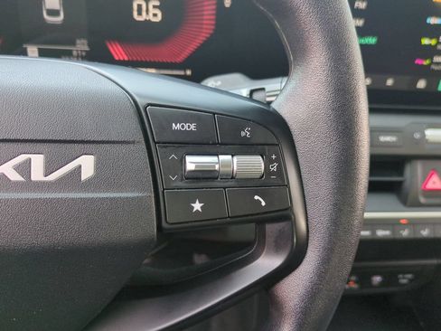 Used 2025 Kia K4 FWD image 22