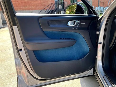 Certified 2023 Volvo C40 P8 Recharge Ultimate w/ Protection Package Premier AWD/4WD image 23