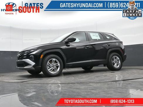 Used 2025 Hyundai Tucson SE AWD/4WD image 40