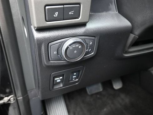 Used 2018 Ford Expedition XLT w/ Equipment Group 202A RWD image 13