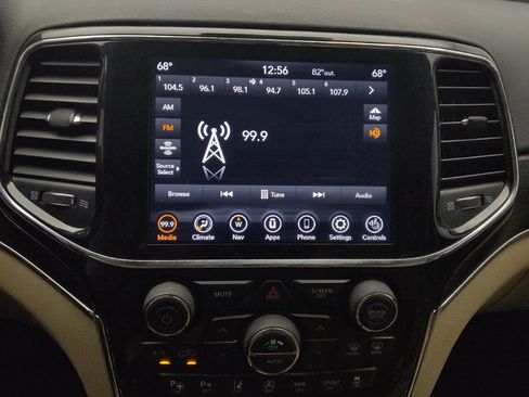 Used 2021 Jeep Grand Cherokee Limited RWD image 25