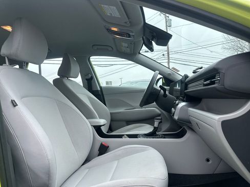 Used 2024 Hyundai Kona SE FWD image 15