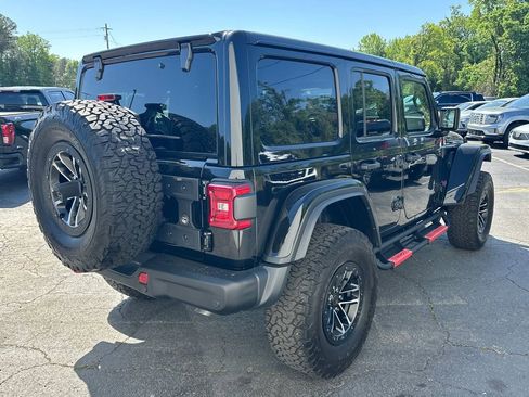 Used 2024 Jeep Wrangler Unlimited Rubicon AWD/4WD image 6