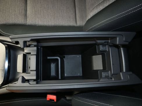 Certified 2023 Nissan Rogue SV FWD image 18