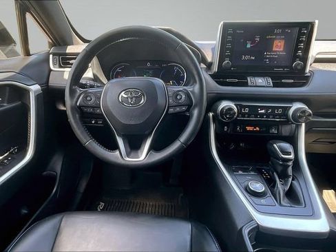 Used 2019 Toyota RAV4 XSE w/ XSE Weather Package AWD/4WD image 8
