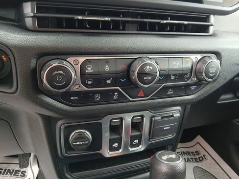 Used 2024 Jeep Wrangler Sport AWD/4WD image 27