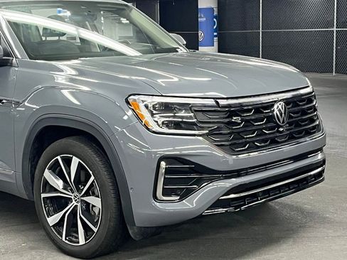 Certified 2025 Volkswagen Atlas SEL Premium R-Line AWD/4WD image 44
