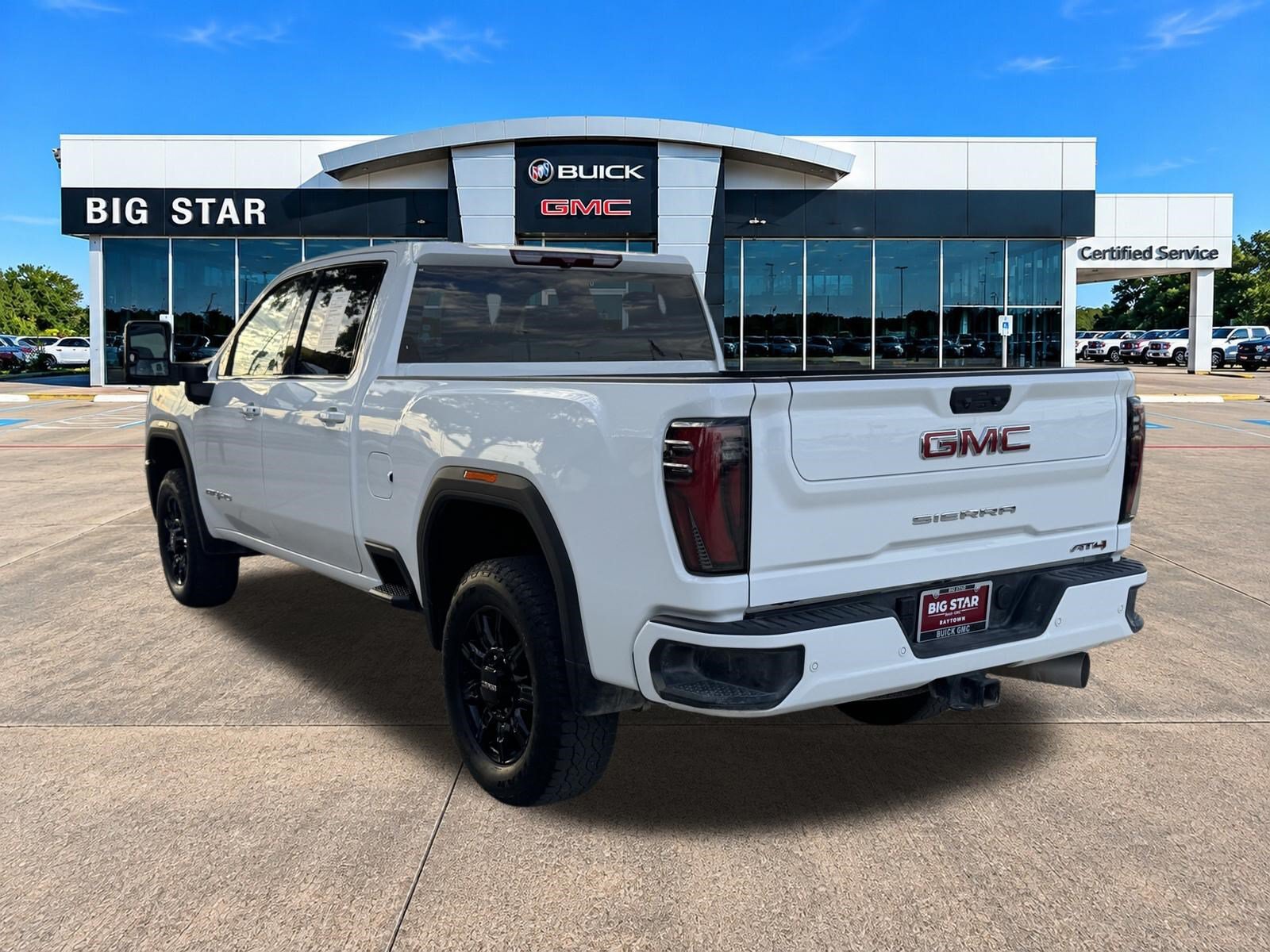 Used 2026 GMC Sierra 2500 AT4 AWD/4WD image 5