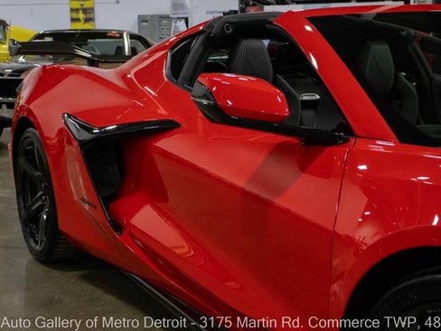 Used 2023 Chevrolet Corvette Z06 w/ Z07 Performance Package RWD image 25