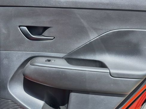 Used 2025 Hyundai Kona SEL FWD image 32