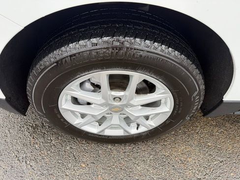 Used 2023 Chevrolet Equinox LT AWD/4WD image 30