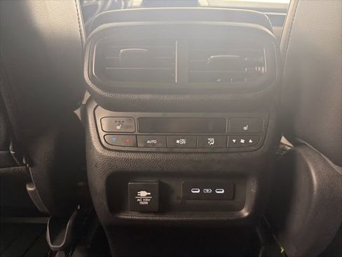 Used 2025 Honda Pilot Elite image 15