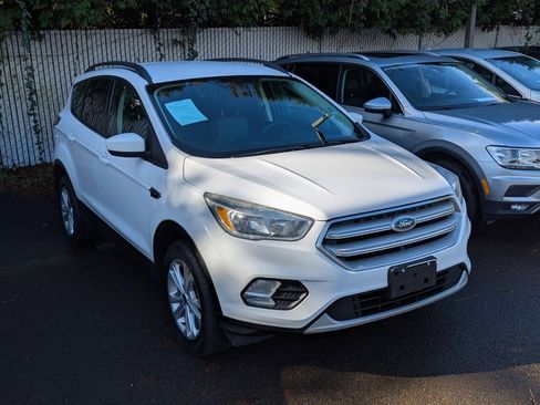 Used 2018 Ford Escape SE image 5