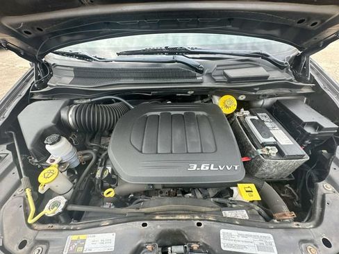 Used 2018 Dodge Grand Caravan SE w/ UConnect Hands-Free Group FWD image 31