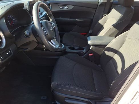 Used 2020 Kia Forte LXS image 16