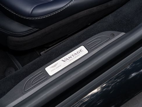 Used 2023 Aston Martin V8 Vantage image 19