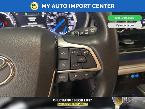 Used 2022 Toyota Highlander Limited image 17