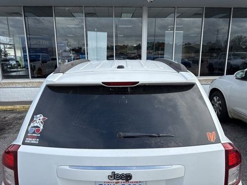 Used 2016 Jeep Compass Latitude image 5