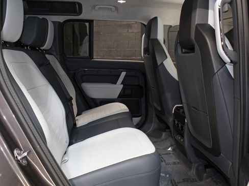Used 2025 Land Rover Defender 110 AWD/4WD image 47