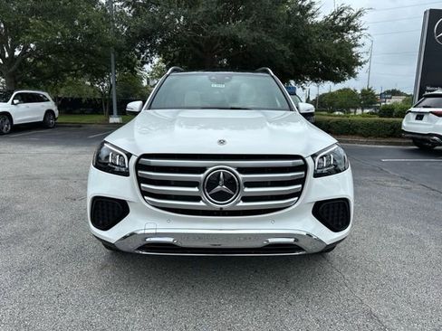 Used 2025 Mercedes-Benz GLS 450 4MATIC image 9