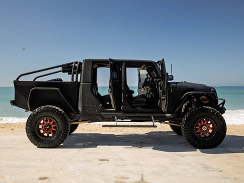Used 2014 Jeep Wrangler Unlimited Rubicon w/ Connectivity Group AWD/4WD image 7