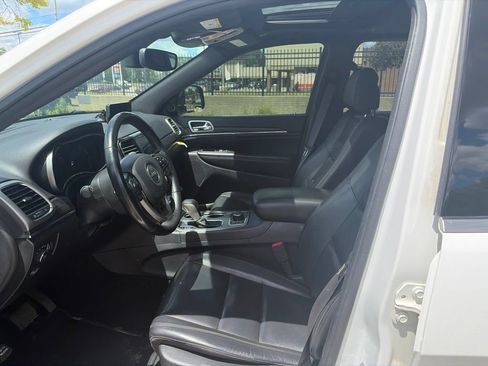 Used 2019 Jeep Grand Cherokee Limited AWD/4WD image 7