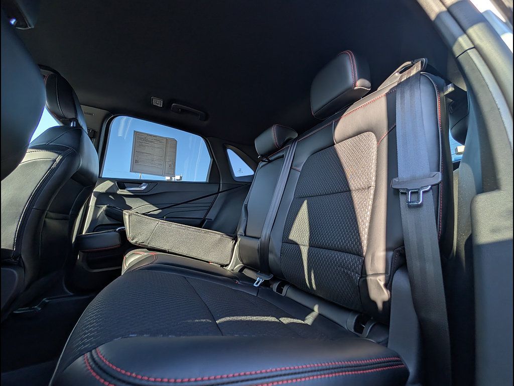 Used 2025 Ford Escape ST-Line w/ Equipment Group 301A FWD image 31